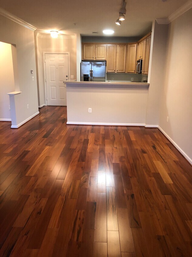Foto principal - 12001 Market St