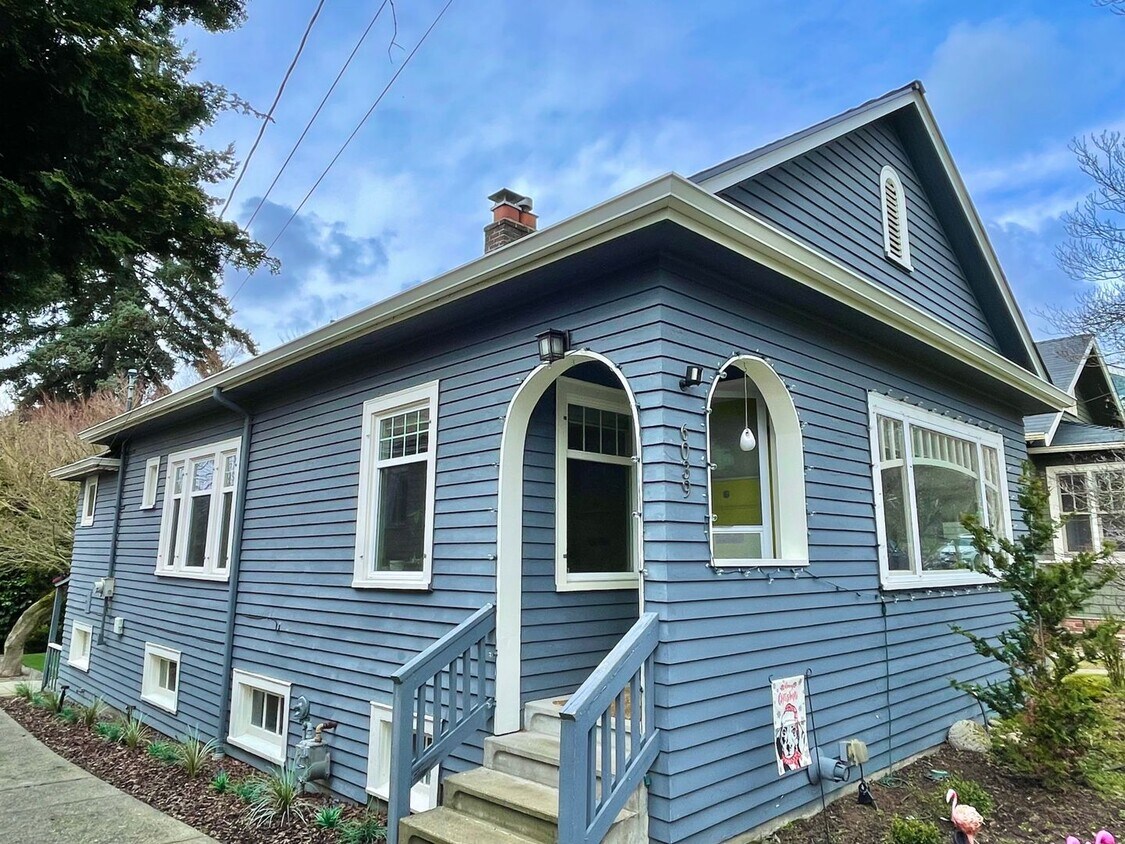Primary Photo - Lovely Bryant Craftsman