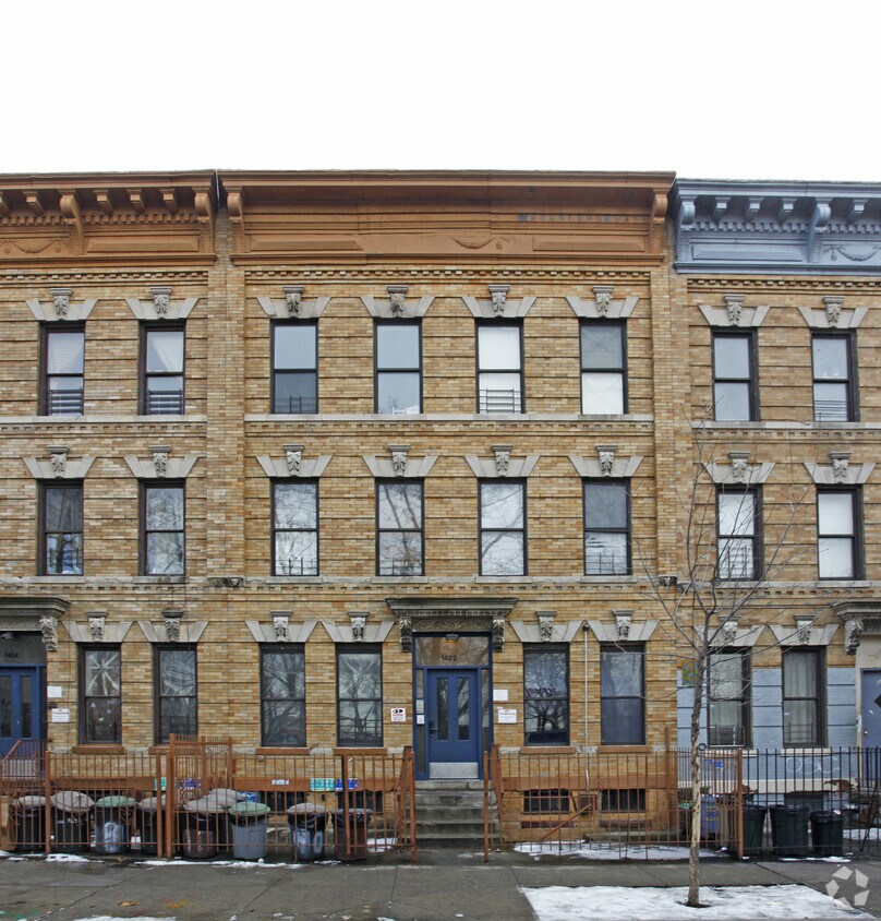 Building Photo - 1402 Putnam Ave