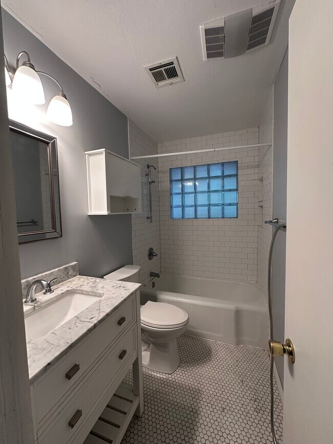 Foto del edificio - 2720 NW 49th St
