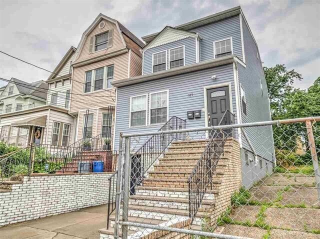 Primary Photo - 171 Arlington Ave