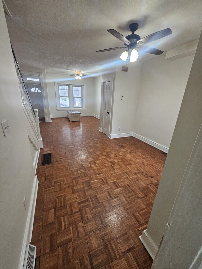 Foto del edificio - 619 Rockland St