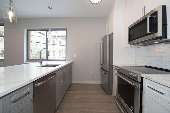 Foto del edificio - 461 Newark Ave