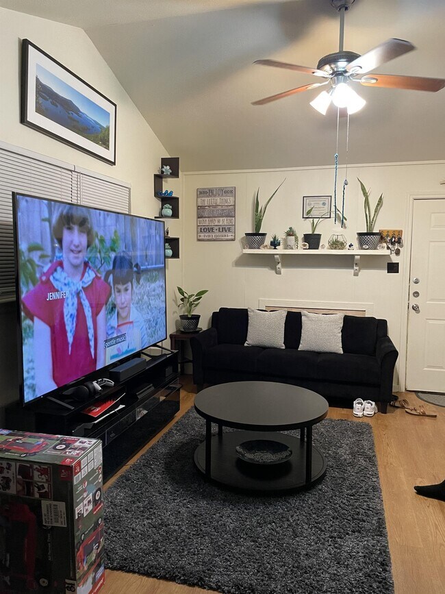 Foto del edificio - 656 Mill St