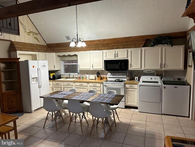 Building Photo - 412 Northwood Cir