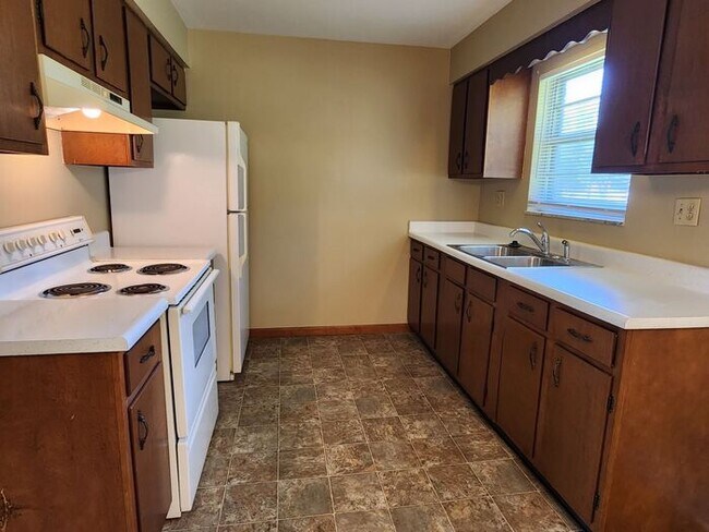 Foto del edificio - 2 Bed 1 1/2 Bath Duplex on Terre Hautes Northside