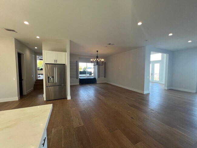 Foto del edificio - 2378 Edgehill Rd