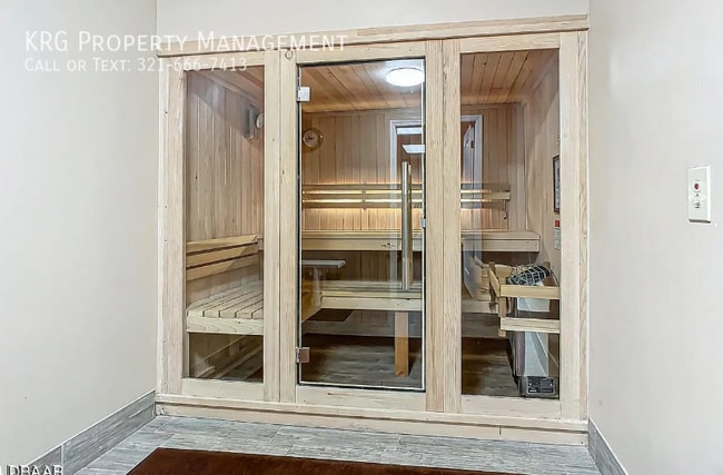 Building Photo - 935 N Halifax Ave