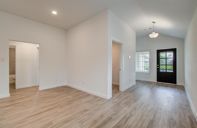 Foto del edificio - 8307 Blue Shell Ln