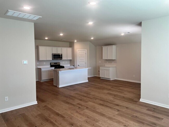 Foto del edificio - 2925 Firefly Dr