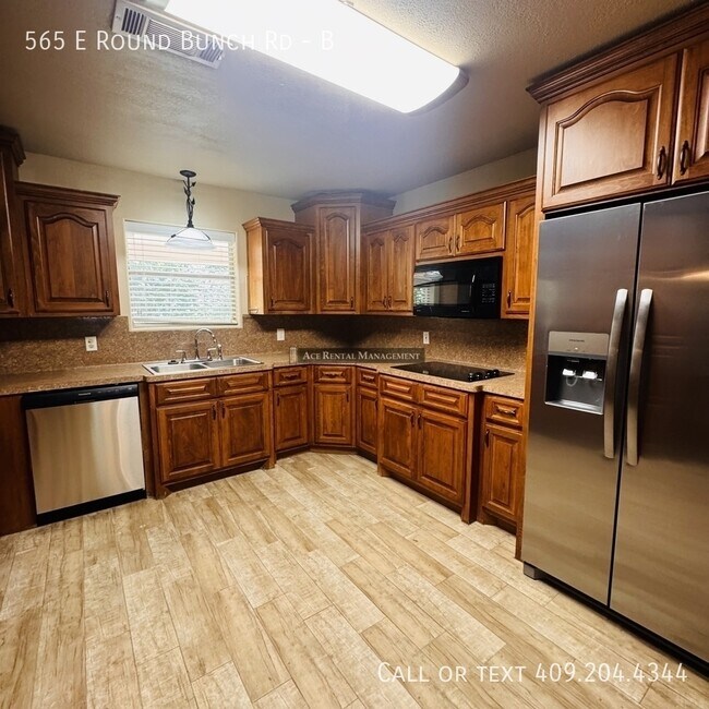 Foto del edificio - 565 E Roundbunch Rd