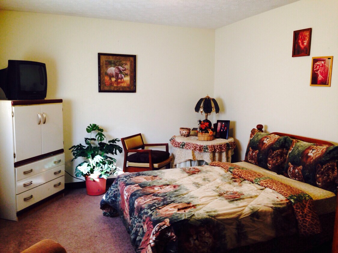 16055 Twp36 Unit 16055 1, Nelsonville, OH 45764 Room for Rent in