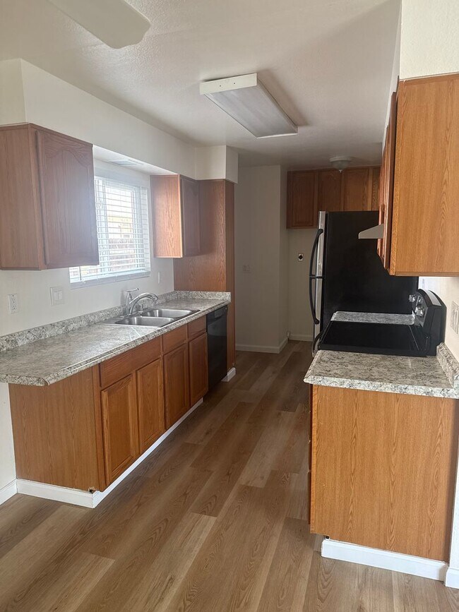Foto del edificio - Freshly Updated Rental in Santana Ranch Estates!