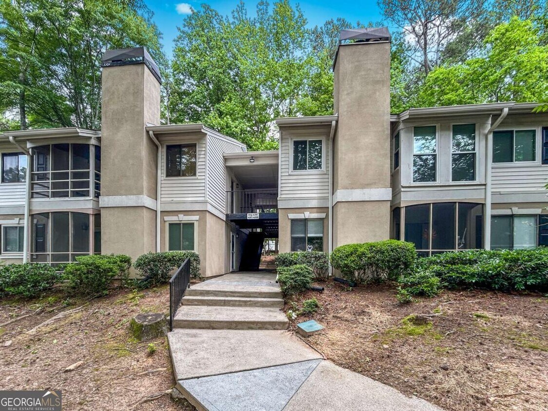 Foto principal - 4006 Wingate Way