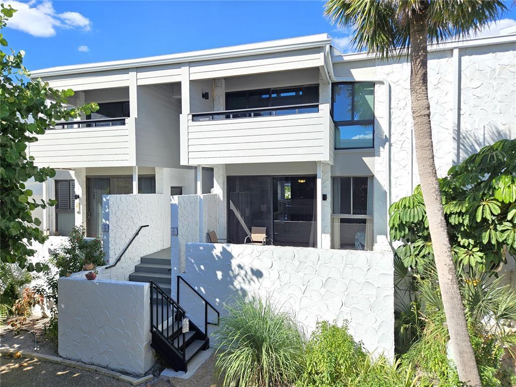 Primary Photo - 1555 Tarpon Center Dr