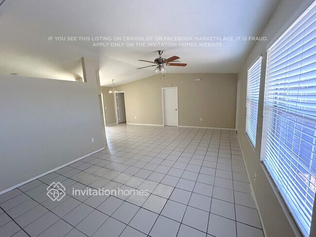 Foto del edificio - 8012 Cypress Dr N