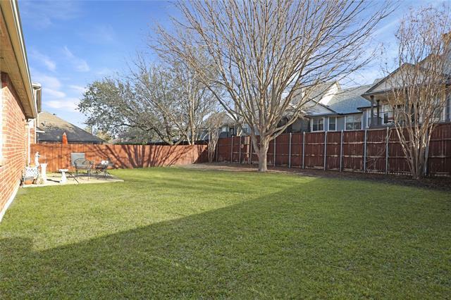 Foto del edificio - 3913 Hawkins Dr