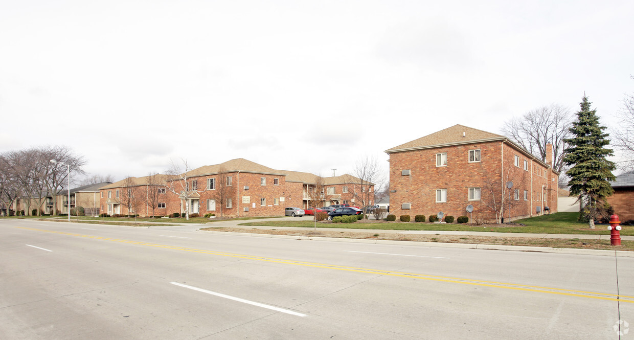 Primary Photo - Birch Tree Apartments