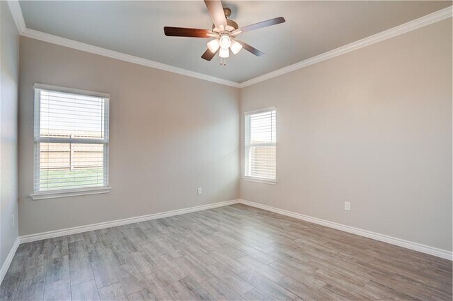 Foto del edificio - 381 County Rd 306