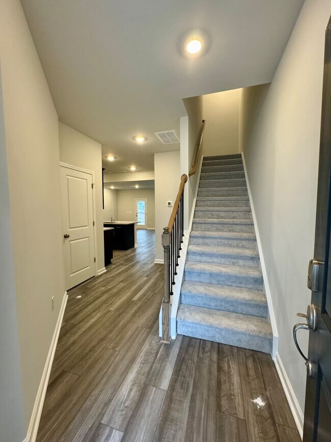 Foto del edificio - 5004 Fir Tree Ln