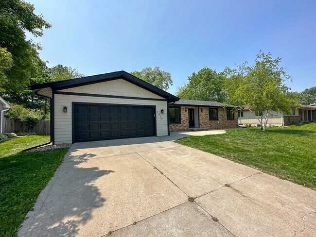 Building Photo - 3419 Taft Ave- 4 Bed, 2.5 Bath House