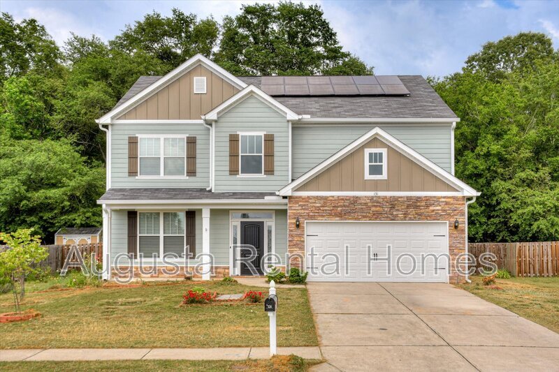Foto principal - 131 Beallwood Dr