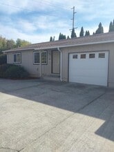 Building Photo - 1326 Dowell Rd