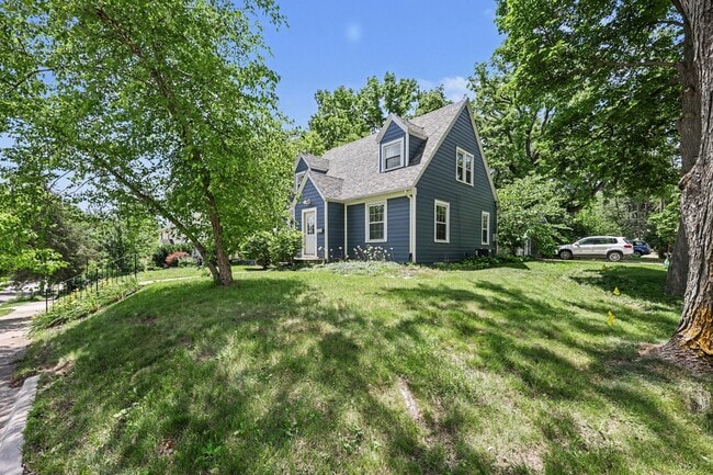 Photo - 307 Doty Ave House