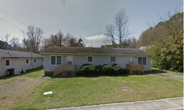 Building Photo - 418 Brewer St