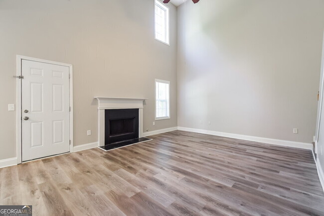 Foto del edificio - 4580 Ferncrest Pl