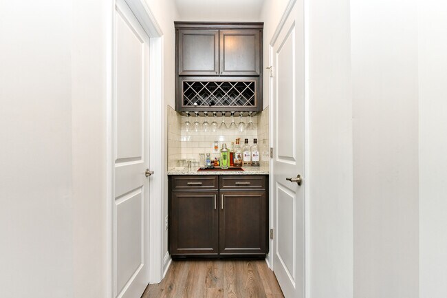 Barra húmeda - 36015 Auburn Way