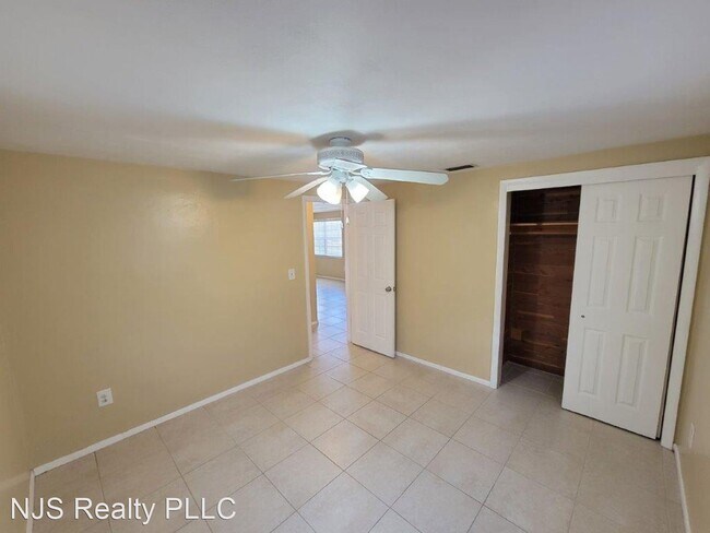 Building Photo - 2 br, 1 bath House - 3308 Bayport Dr.