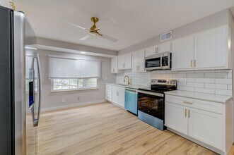 Building Photo - 2387 Ridgecrest Dr