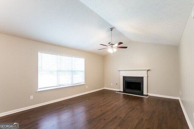 Building Photo - 4801 Lake Park Terrace