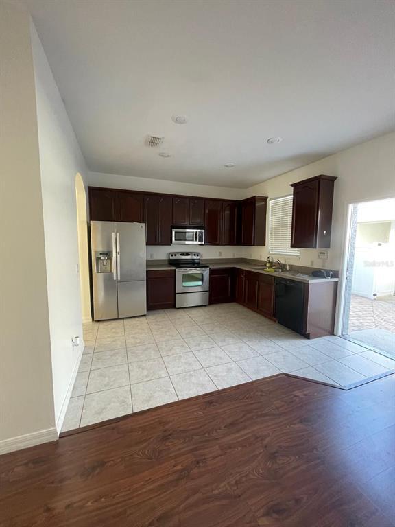 Foto del edificio - 13208 Silver Strand Falls Dr