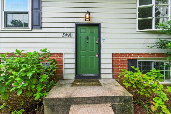 Building Photo - 5490 Olde Towne Rd