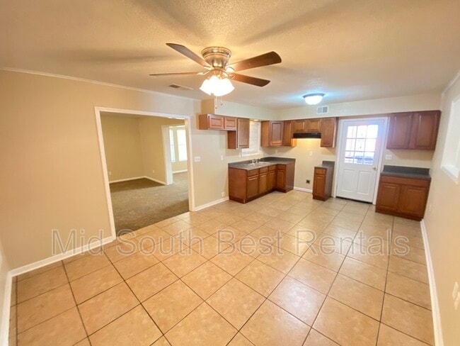 Building Photo - 3367 William Tell Dr