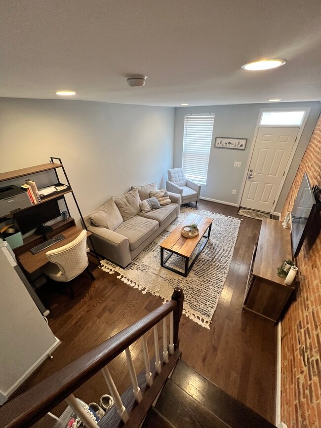 Family room - 1706 William St