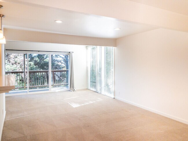 Foto del edificio - 98 Rodeo Ave