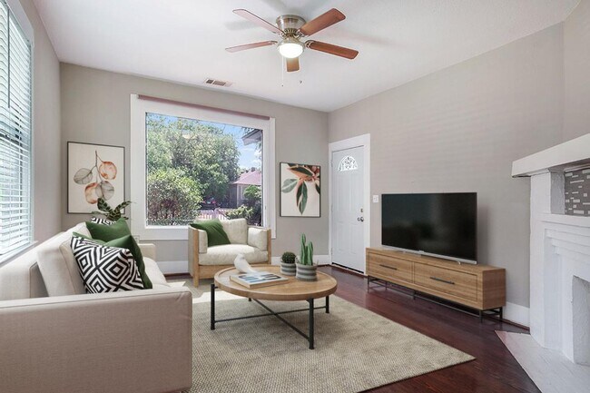 Foto del edificio - Renovated Winnetka Heights Craftsman home ...