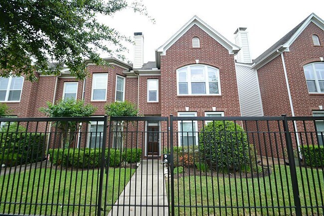 Foto del edificio - 722 Memorial Heights Dr