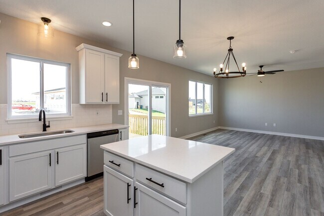 Foto del edificio - 4 Bed / 2.5 Bath Home in Grimes! Move-In Special: Get 1 month FREE with an 18-Month Lease!