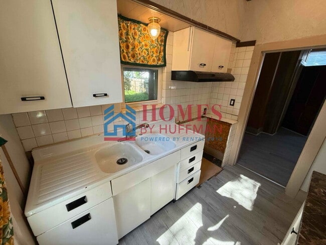 Foto del edificio - Two Bedroom House | Off-Street Parking