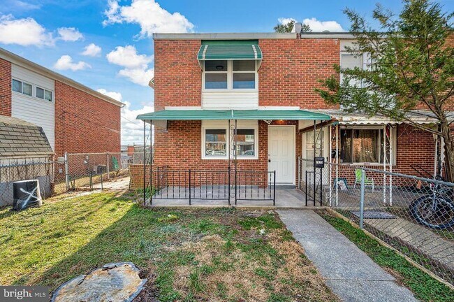 Foto del edificio - 7923 Eastdale Rd