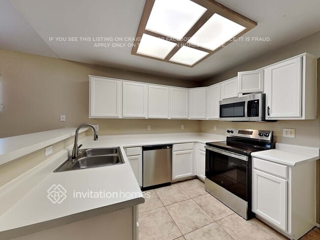 Building Photo - 11234 N 81st Ave