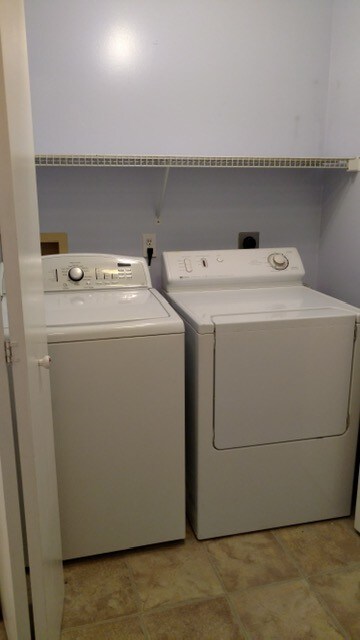 Washer/dryer - 14 River View Dr