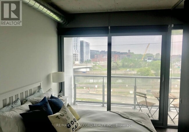 Building Photo - 170 Bayview Ave