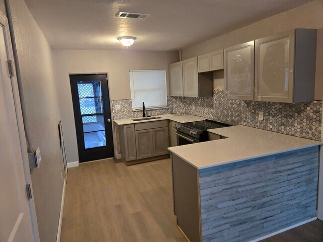 Foto del edificio - 3058 15th Ave S