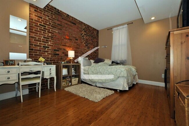 Foto del edificio - 31 Brainerd Rd