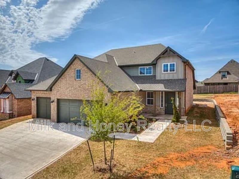 Foto principal - 8200 Jenny Ln